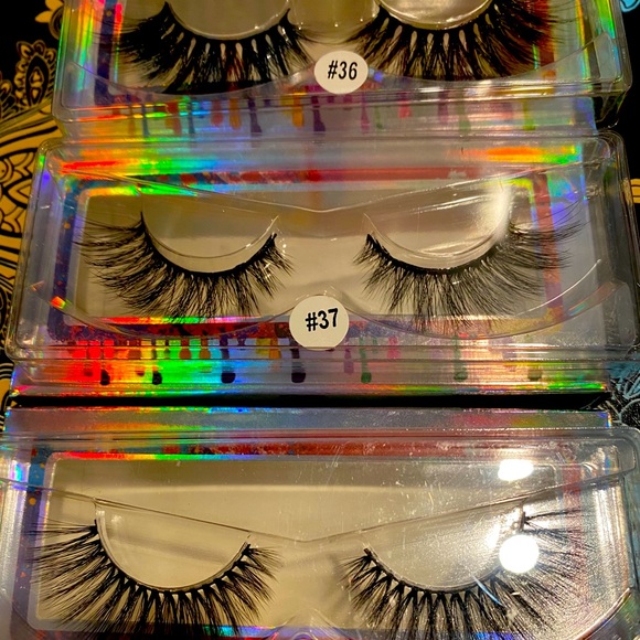 Mink Lashes - Picture 1 of 4